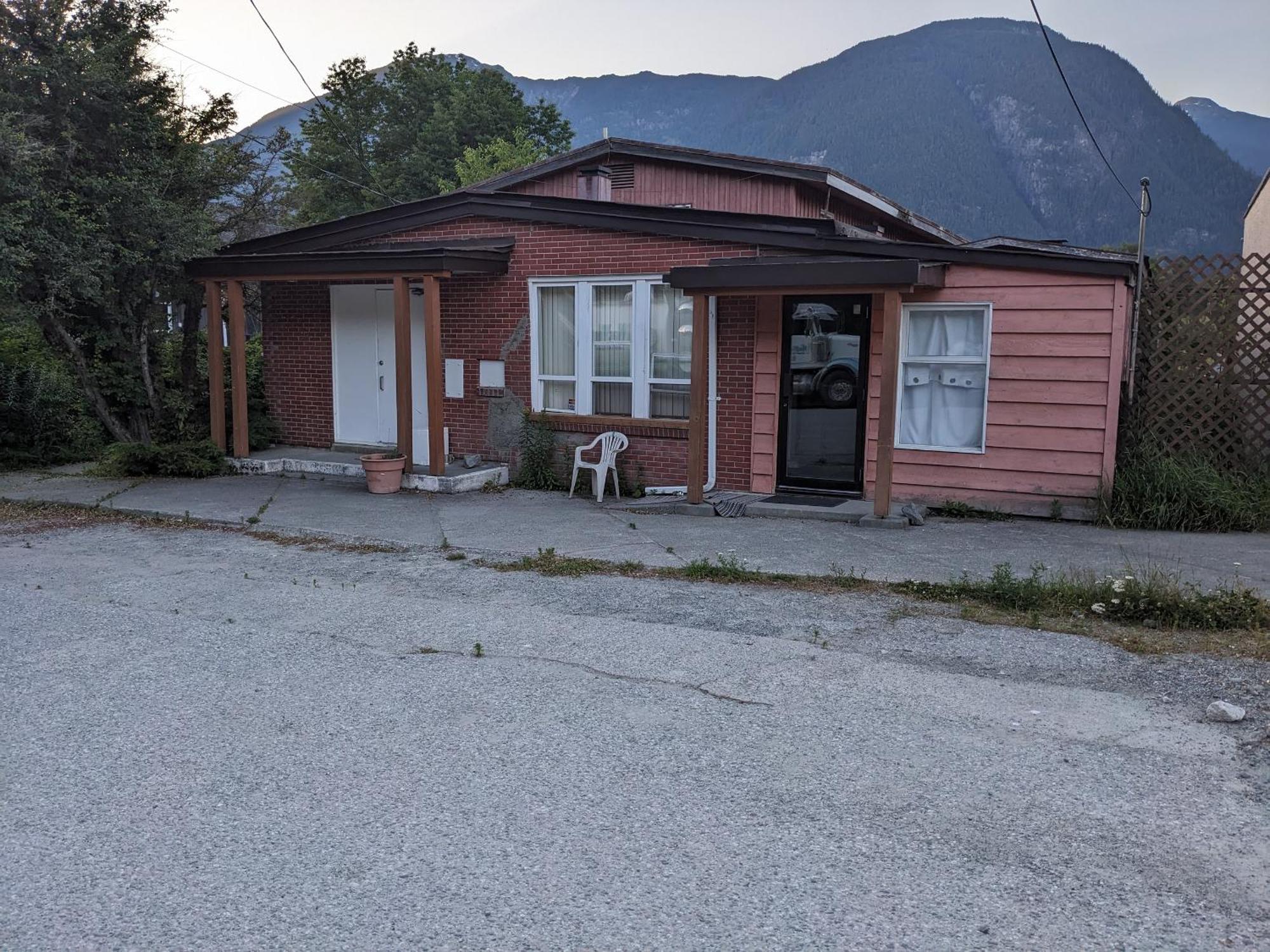 Cumbrian Inn Bella Coola Eksteriør billede