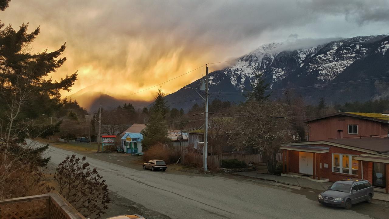 Cumbrian Inn Bella Coola Eksteriør billede